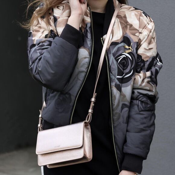 New Womens NWT $200 Satin Puma Reversible Rose Bomber Jacket S Black Beige Small - Picture 2 of 12